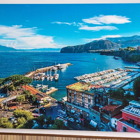 Appartamento Maison Cipriani SantʼAgata sui Due Golfi