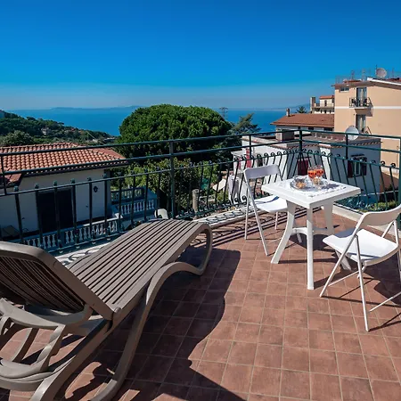 Apartment Maison Cipriani Sant'Agata sui due Golfi